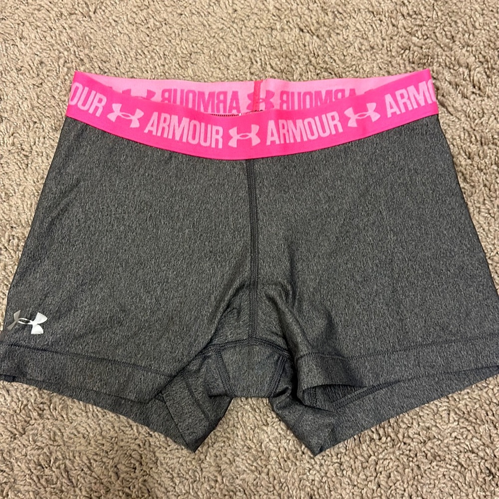 UNDER ARMOUR SHORTS